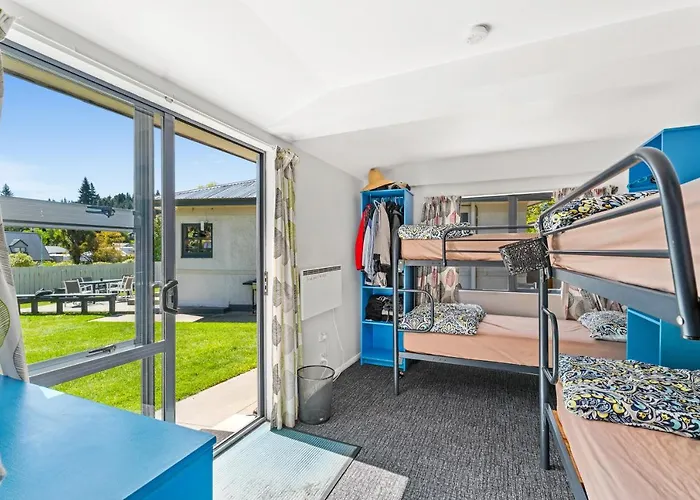 Mountain View Backpackers