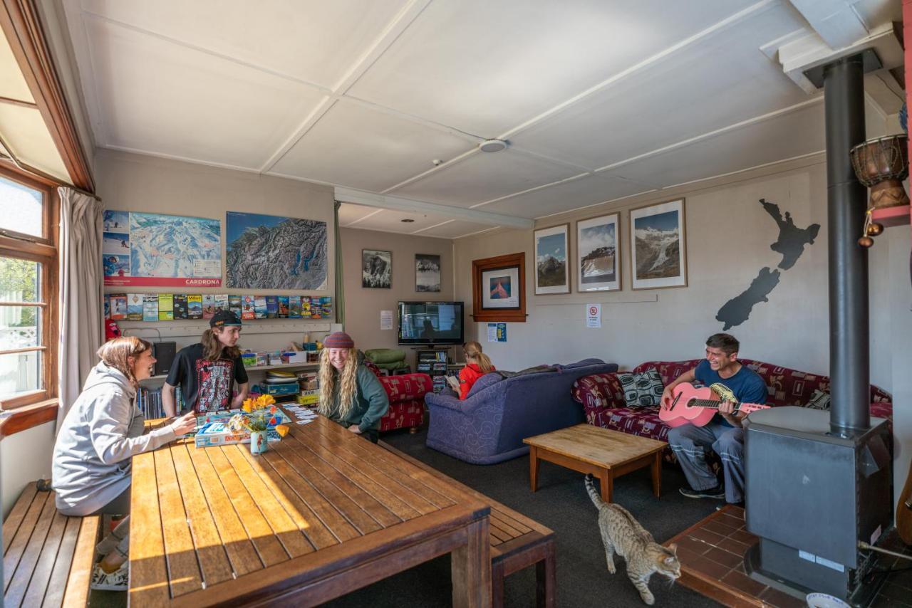 Mountain View Backpackers *